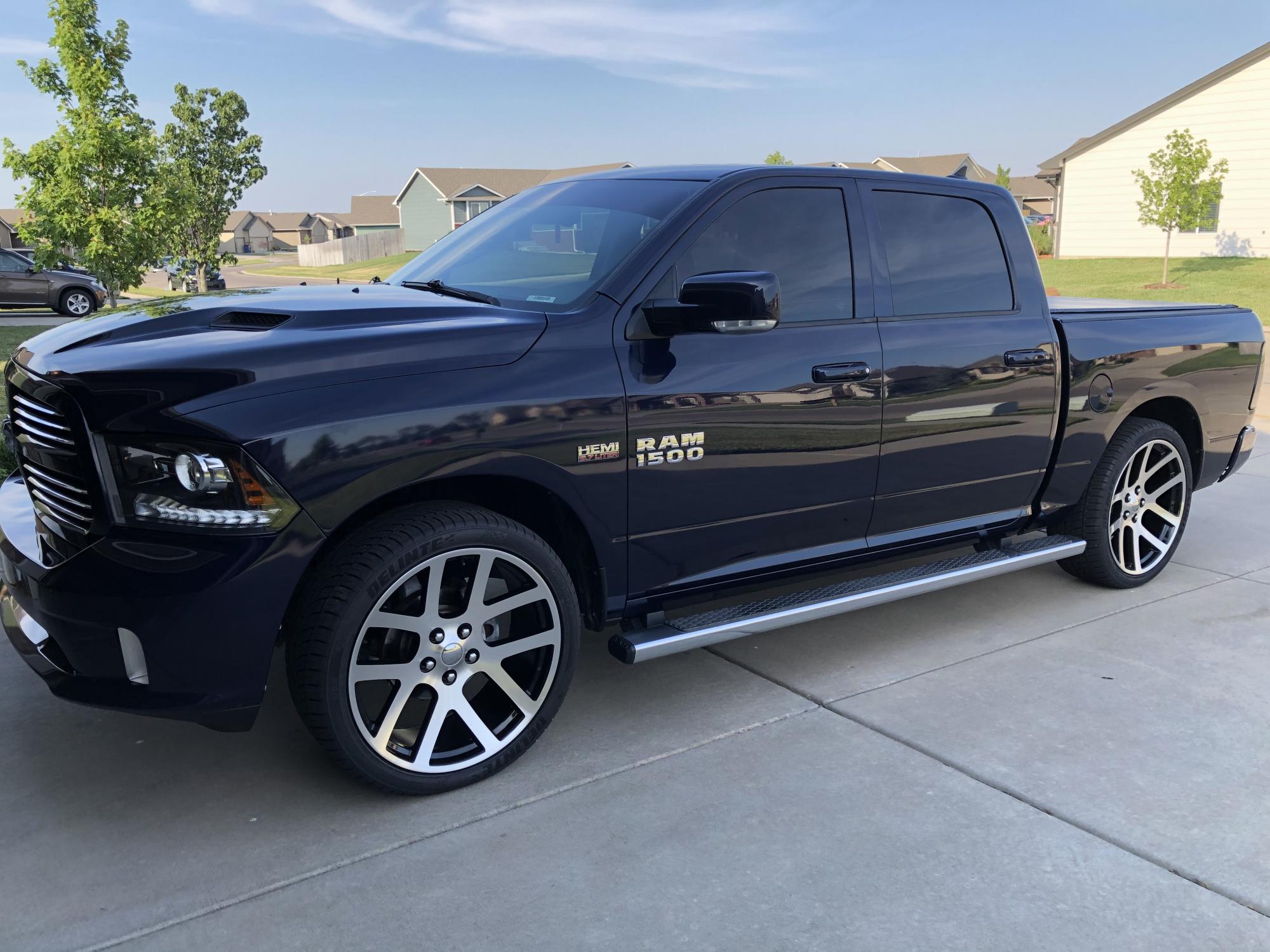 Ram Truck Ram 1500 24x10 Black Machined FR 60