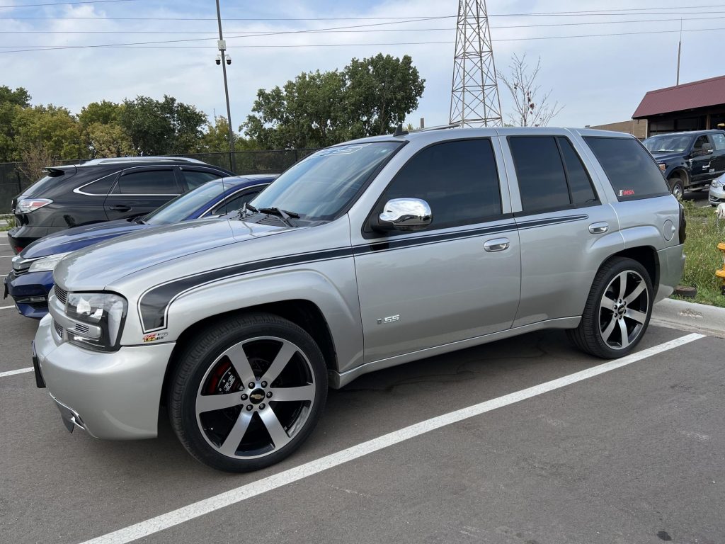 Chevrolet TrailBlazer Silver Machine FR 32