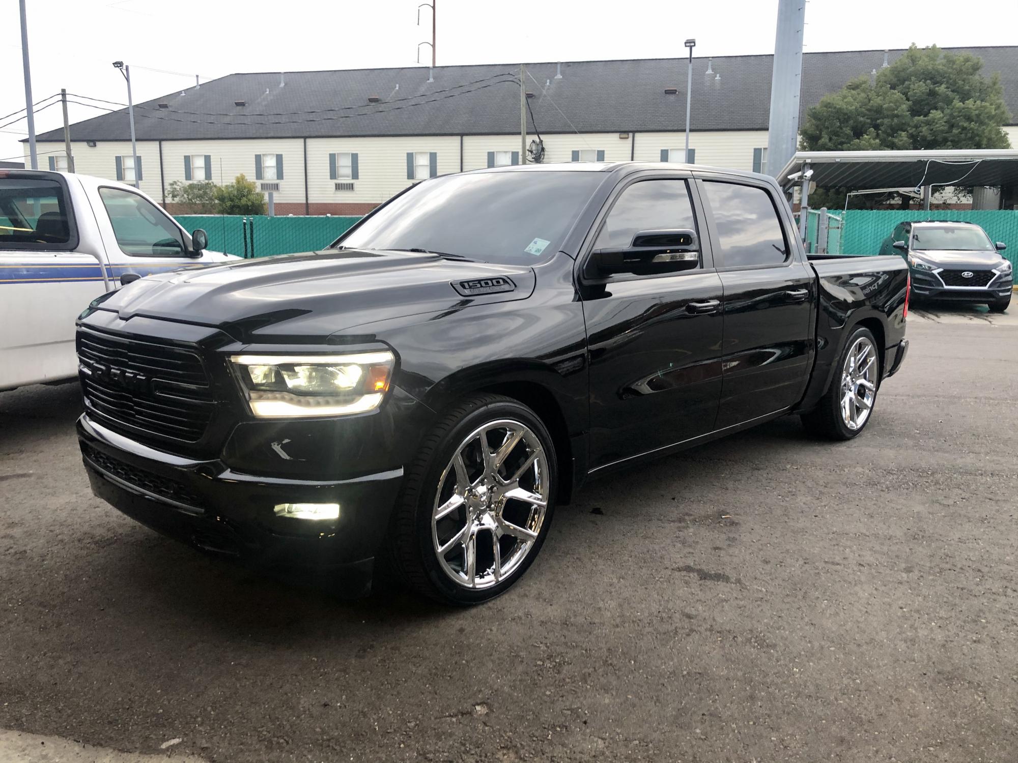 Ram Truck Ram 1500 Chrome FR 76