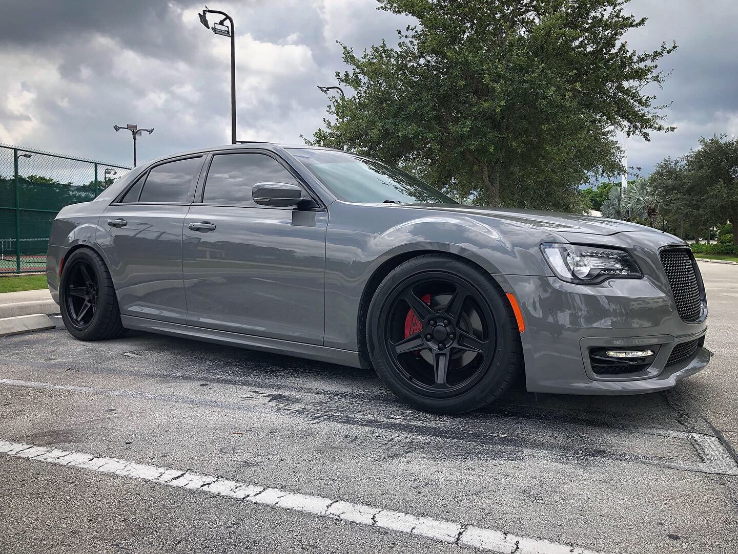 Chrysler 300 Satin Black FR 73