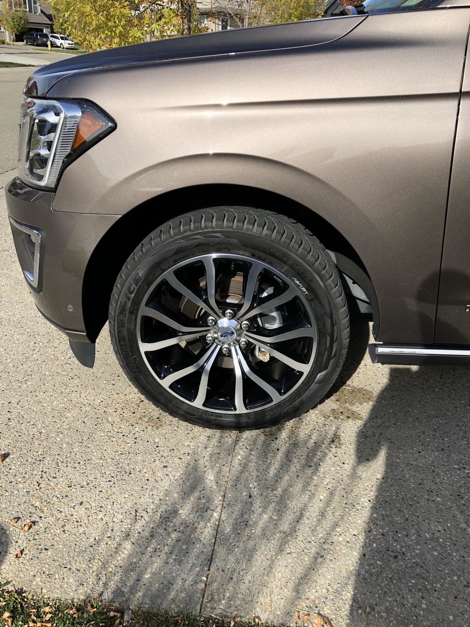 Ford Expedition Black Machine Face FR 52