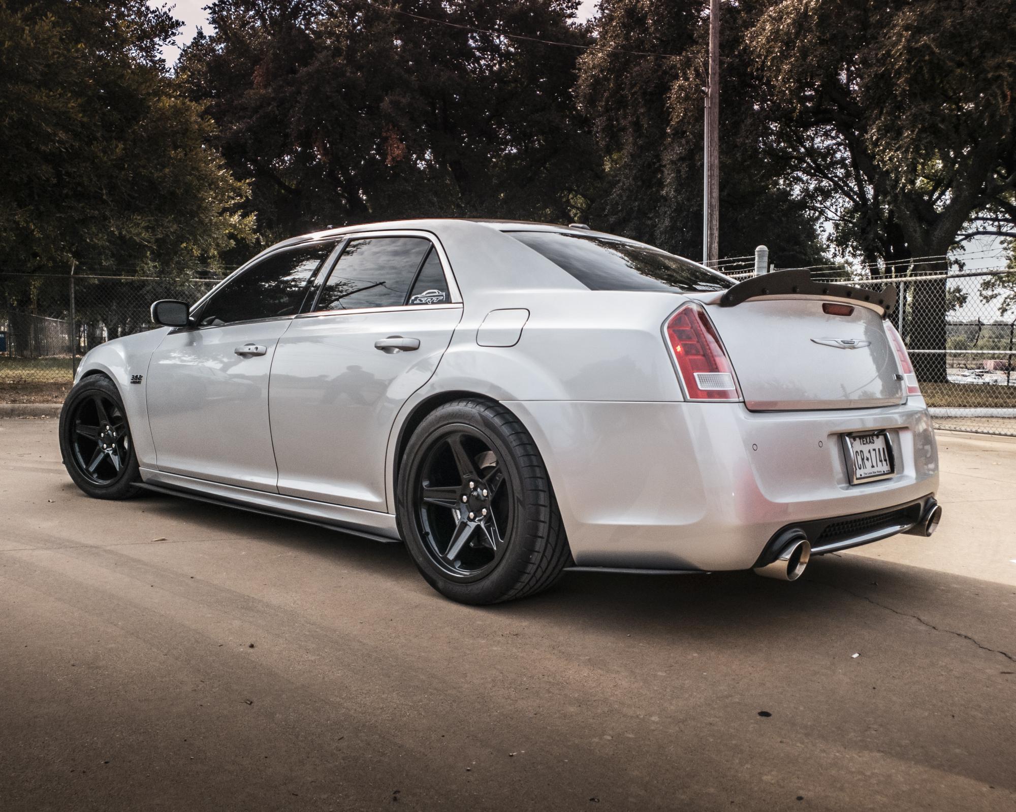 Chrysler 300 Gloss Black FR 73