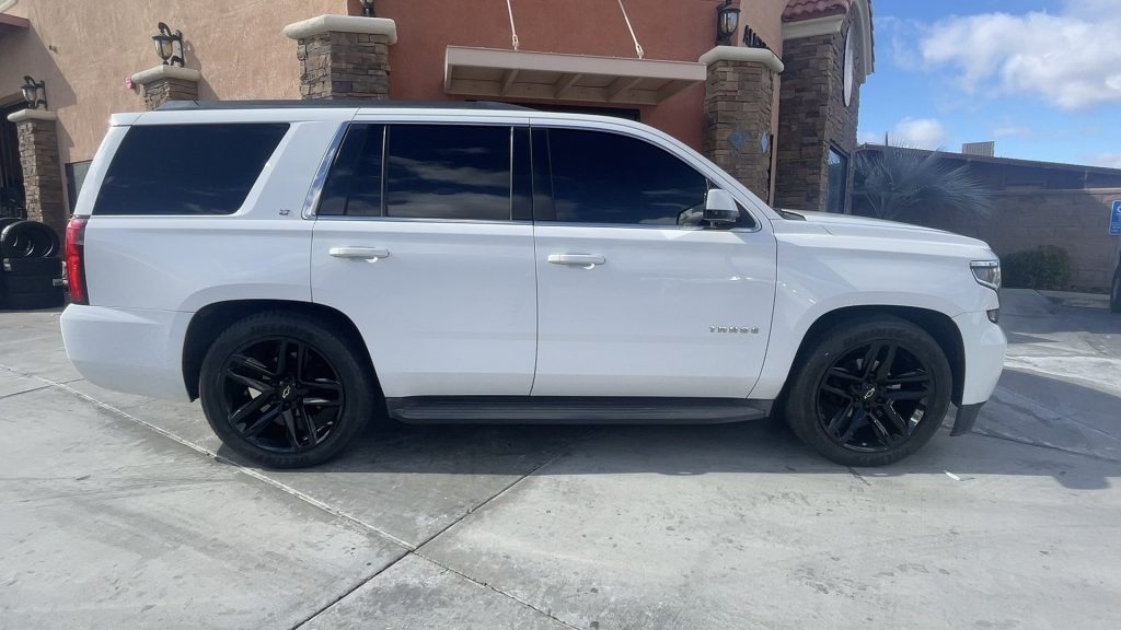 Chevrolet Tahoe 22 Gloss black FR 94