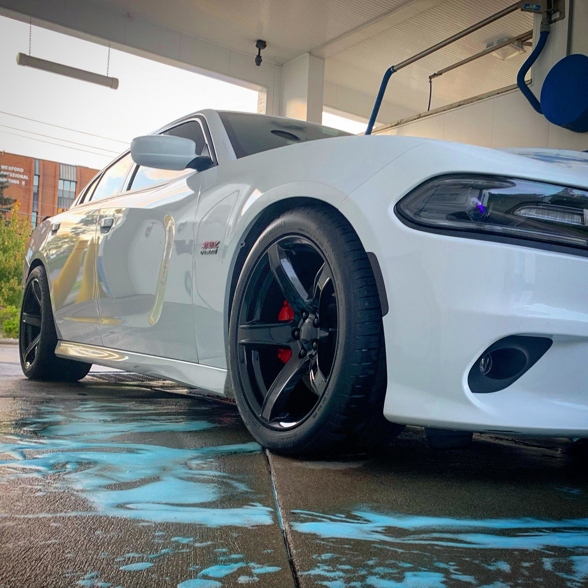 Dodge Charger Gloss Black FR 77