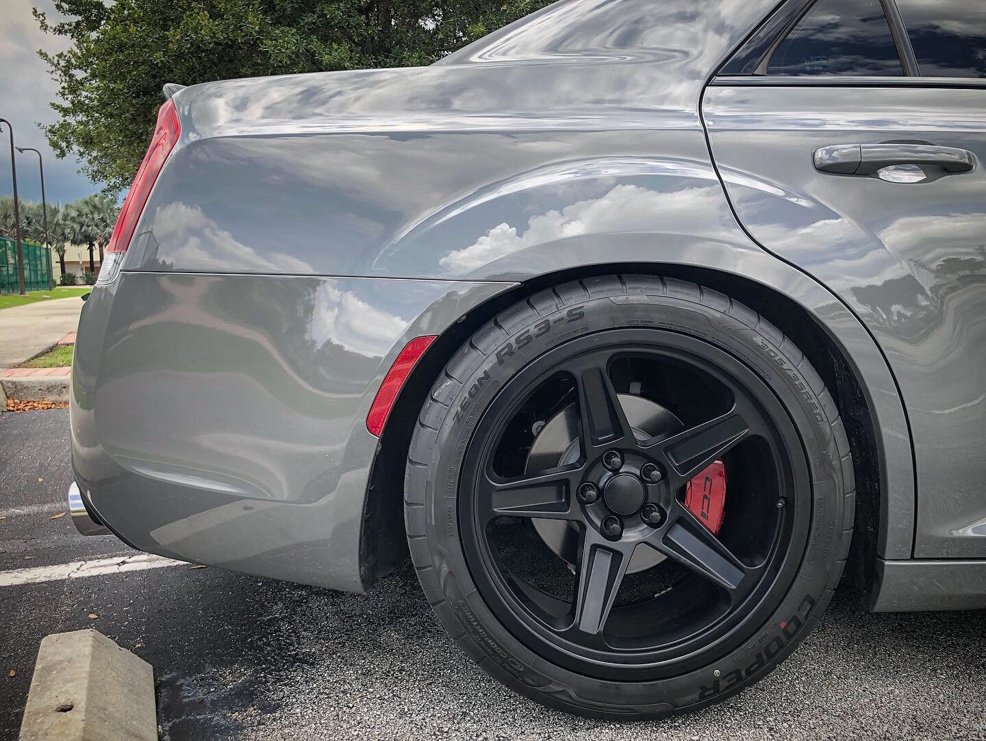 Chrysler 300 Satin Black FR 73