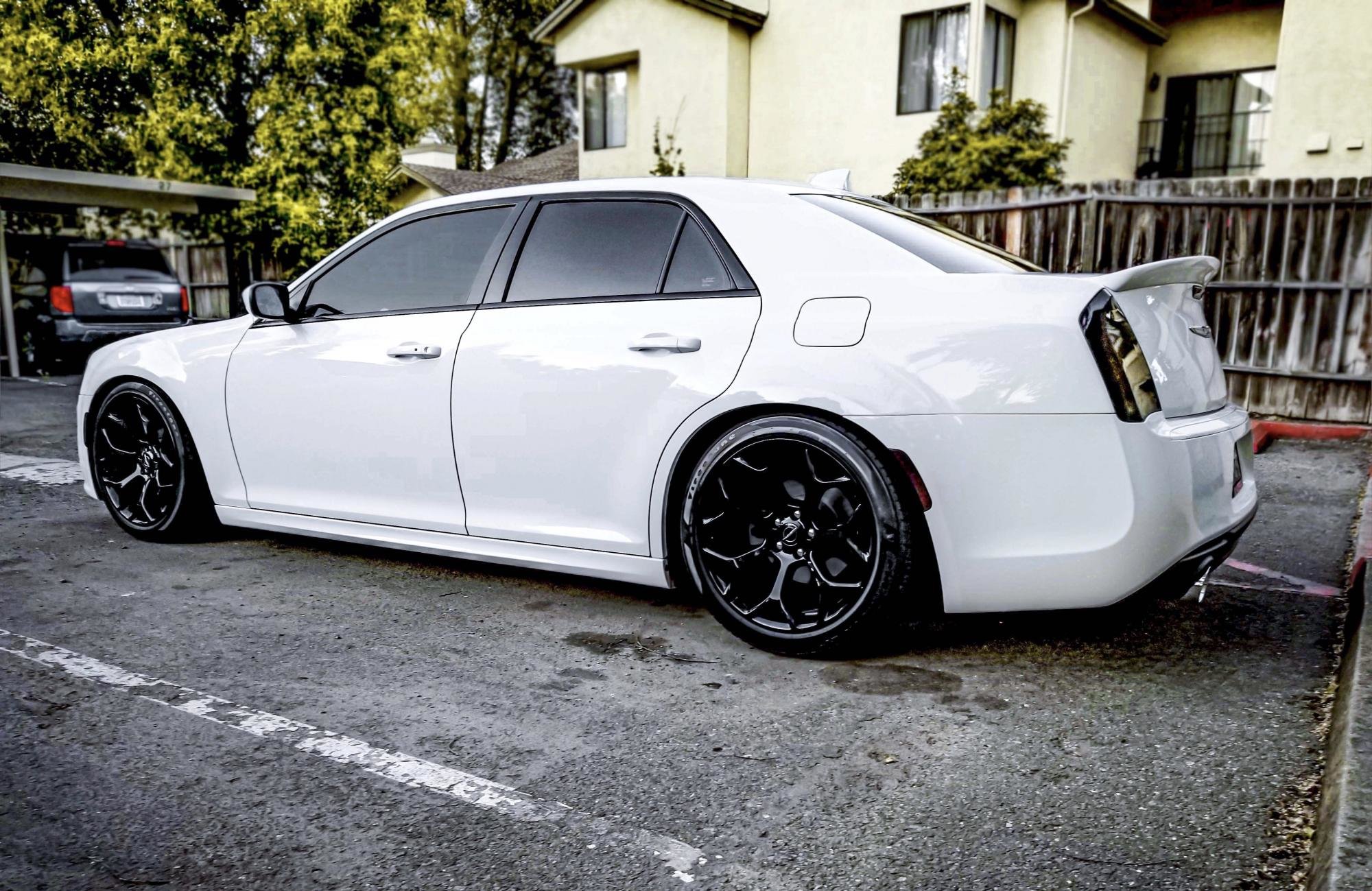 Chrysler 300 Gloss Black FR 71