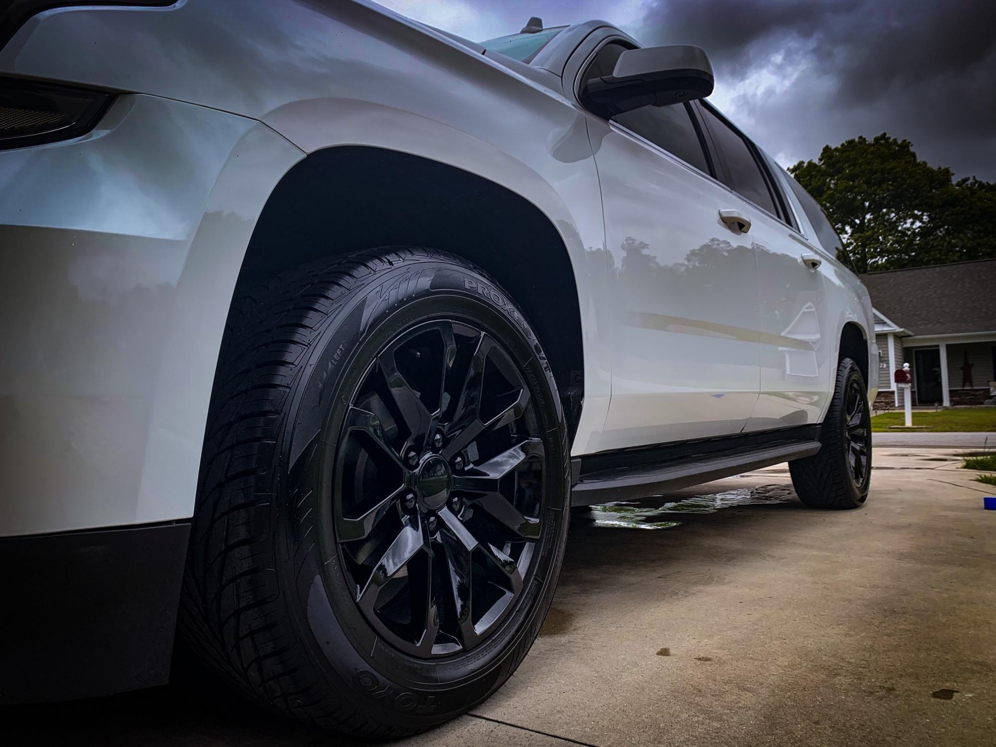 Chevrolet Suburban Gloss Black FR 95