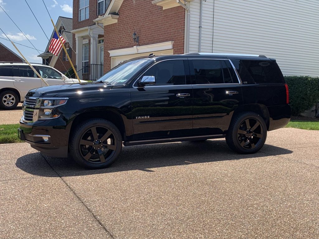 Chevrolet Tahoe 22x10 Gloss black