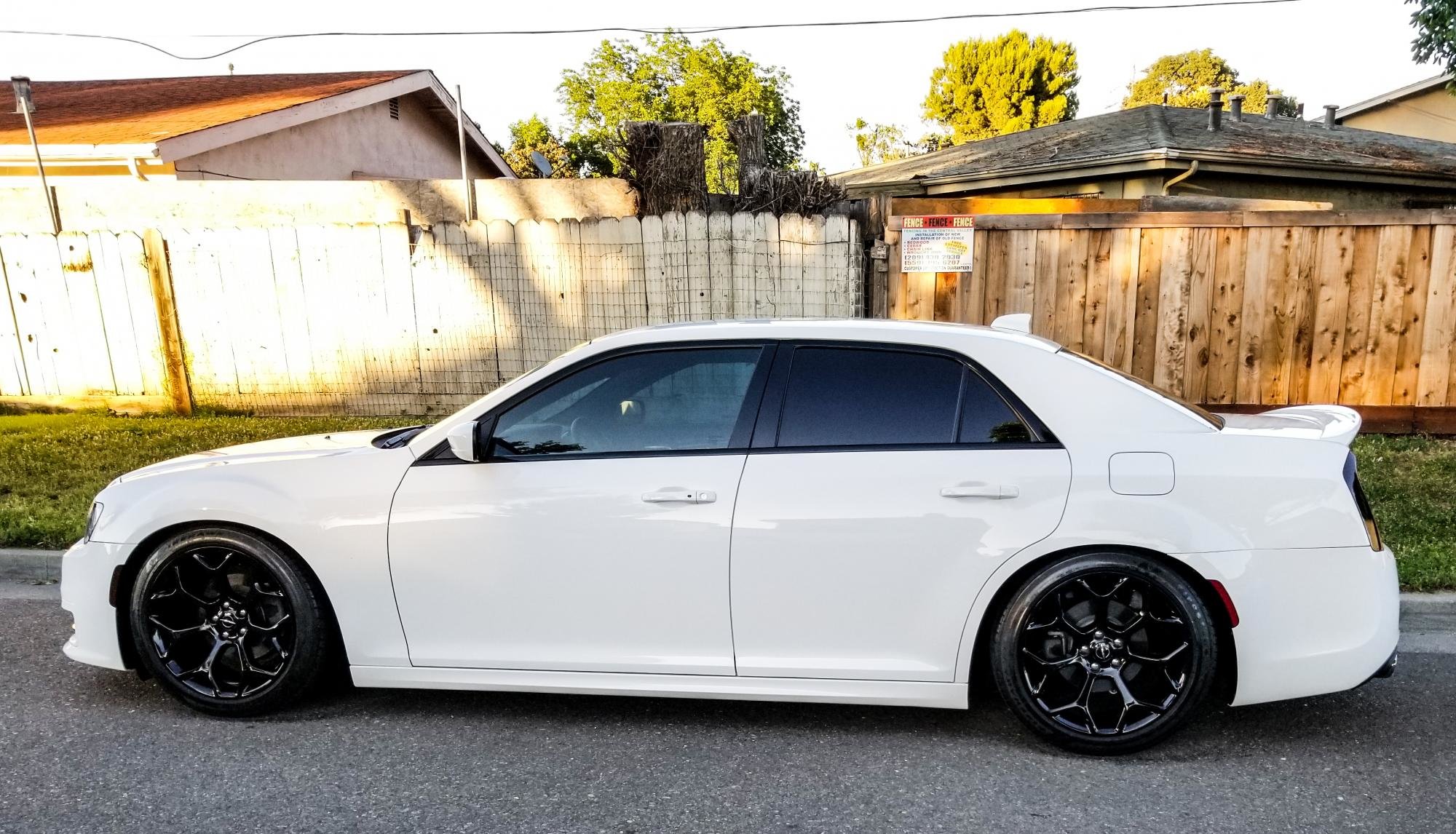 Chrysler 300 Gloss Black FR 71