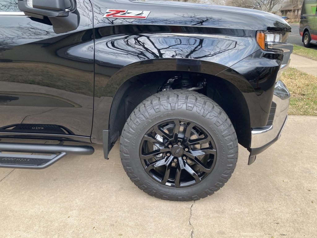 Chevrolet Silverado 20x9 Gloss black FR 95