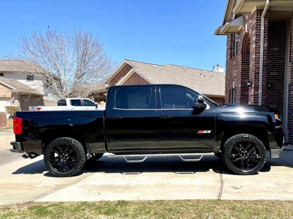 Chevrolet Silverado 20x9 Gloss black FR 94
