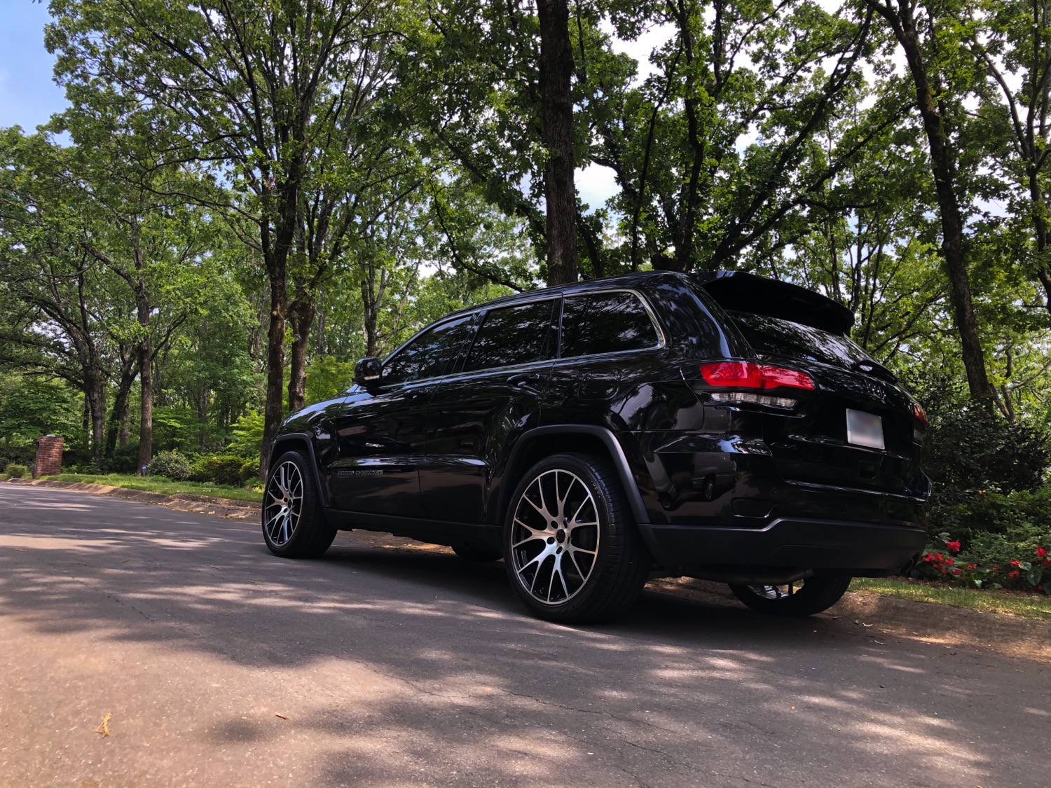 Jeep Grand Cherokee Black Machine Face FR 70