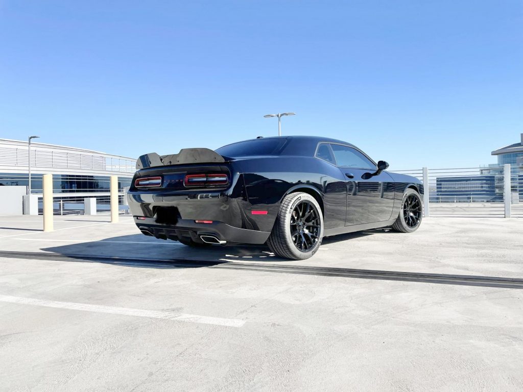 Dodge Challenger Gloss Black FR 70