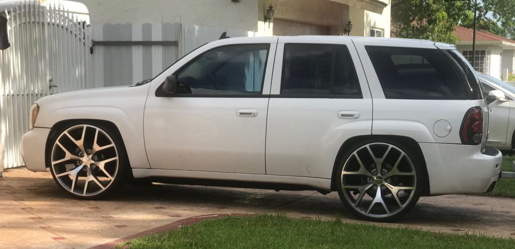 Chevrolet TrailBlazer Grey Machine Face FR 44