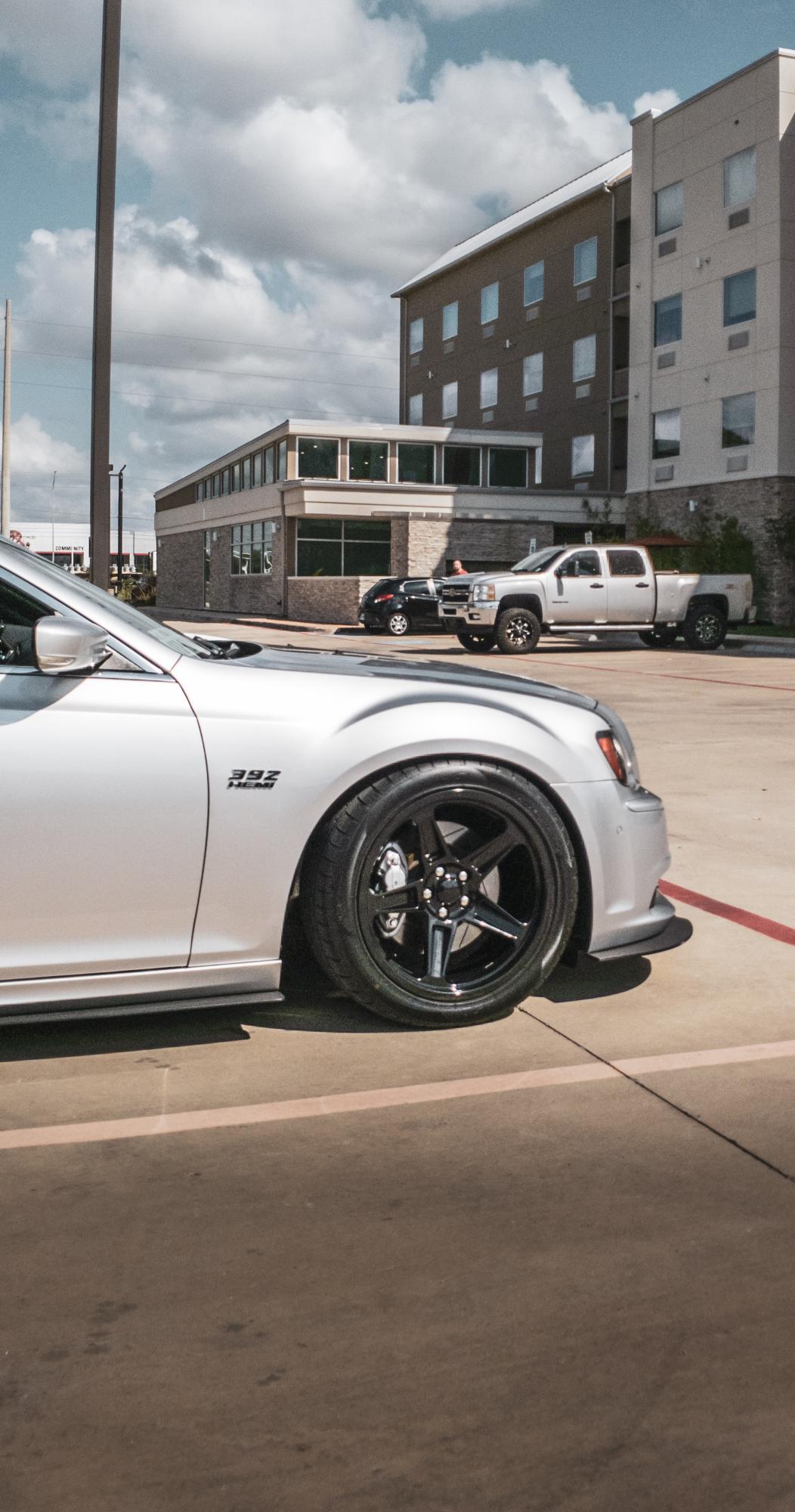 Chrysler 300 Gloss Black FR 73